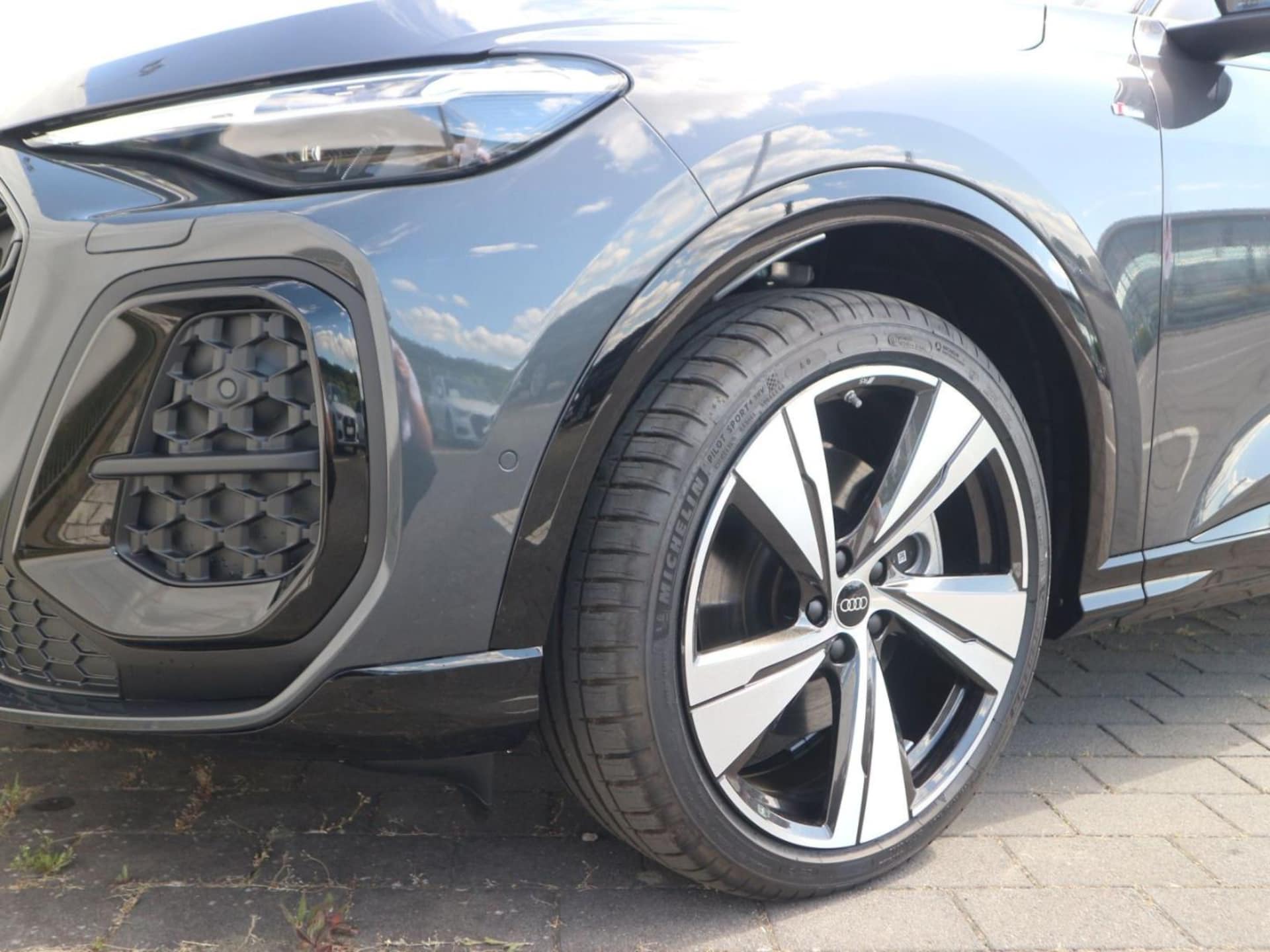 Audi Q5 Sportback edition one