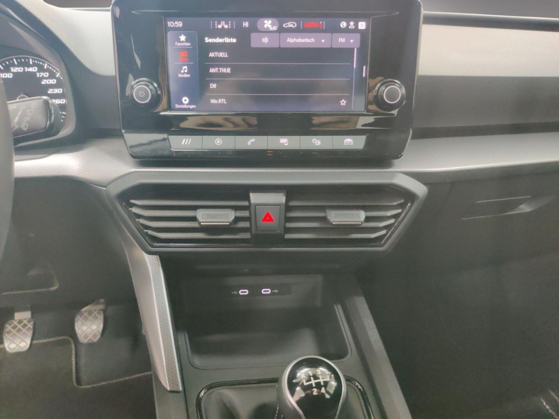SEAT Leon Sportstourer Reference