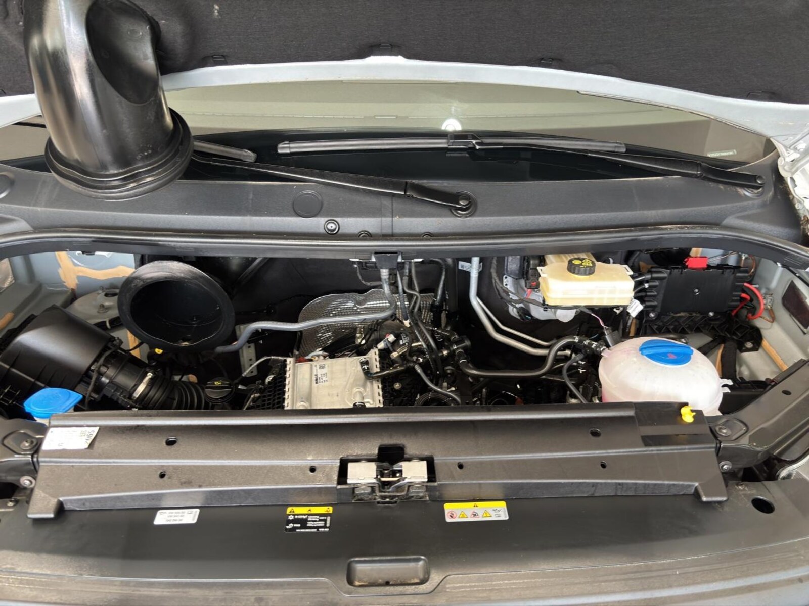 Volkswagen Crafter Kasten mittlerer Radstand – Bild 15