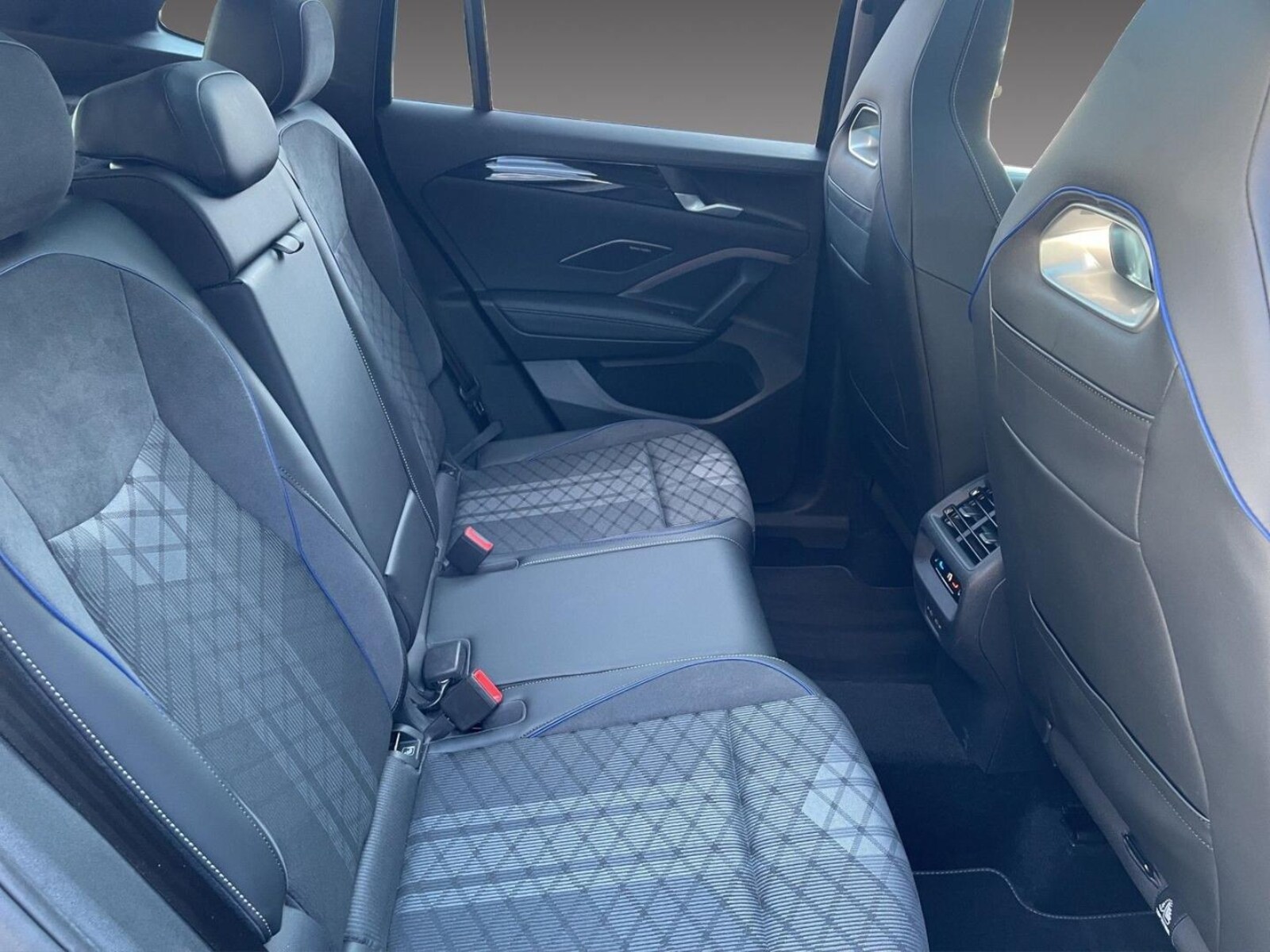 Volkswagen Tiguan – Bild 13