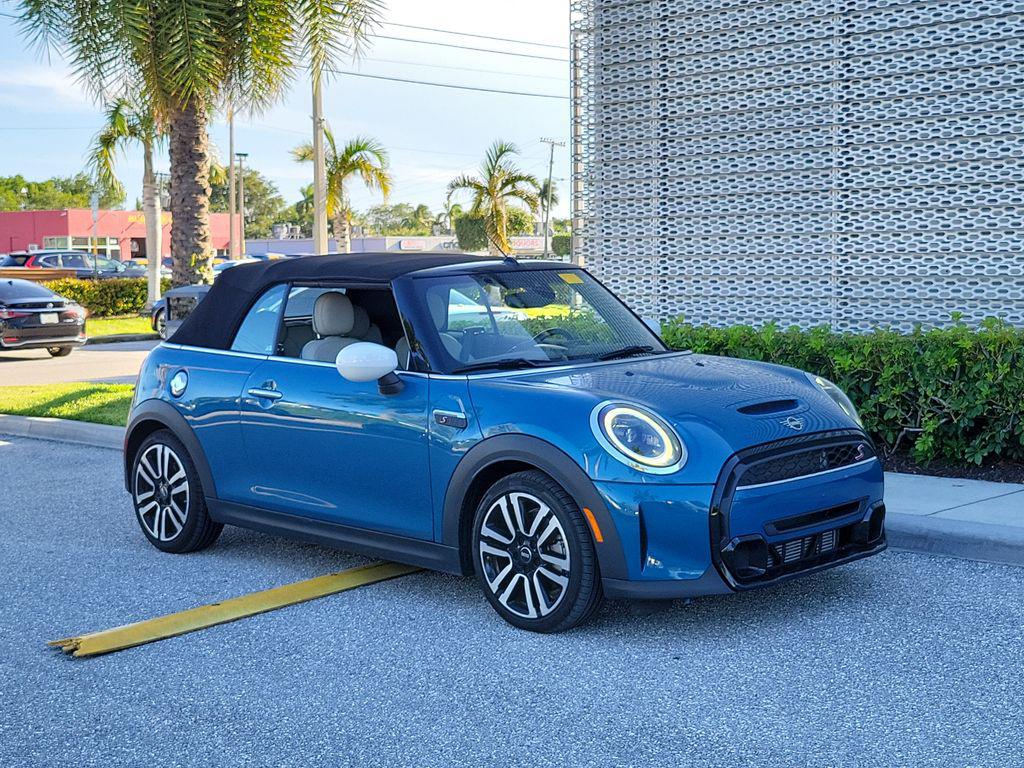 2023 MINI Convertible Cooper S's photo