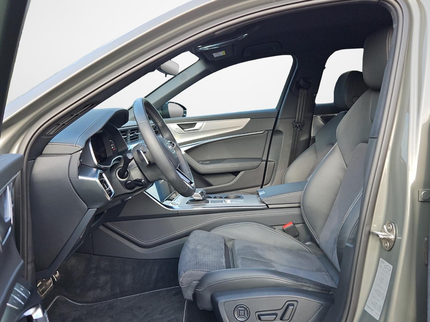 Bild über Audi S6 Avant TDI quattro tiptronic - für weitere Informationen kontaktieren Sie den Audi Partner