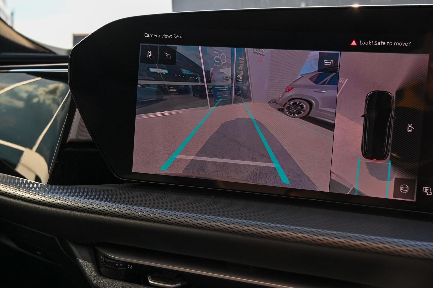 Image about Audi Q5 SUV e-hybrid quattro S tronic