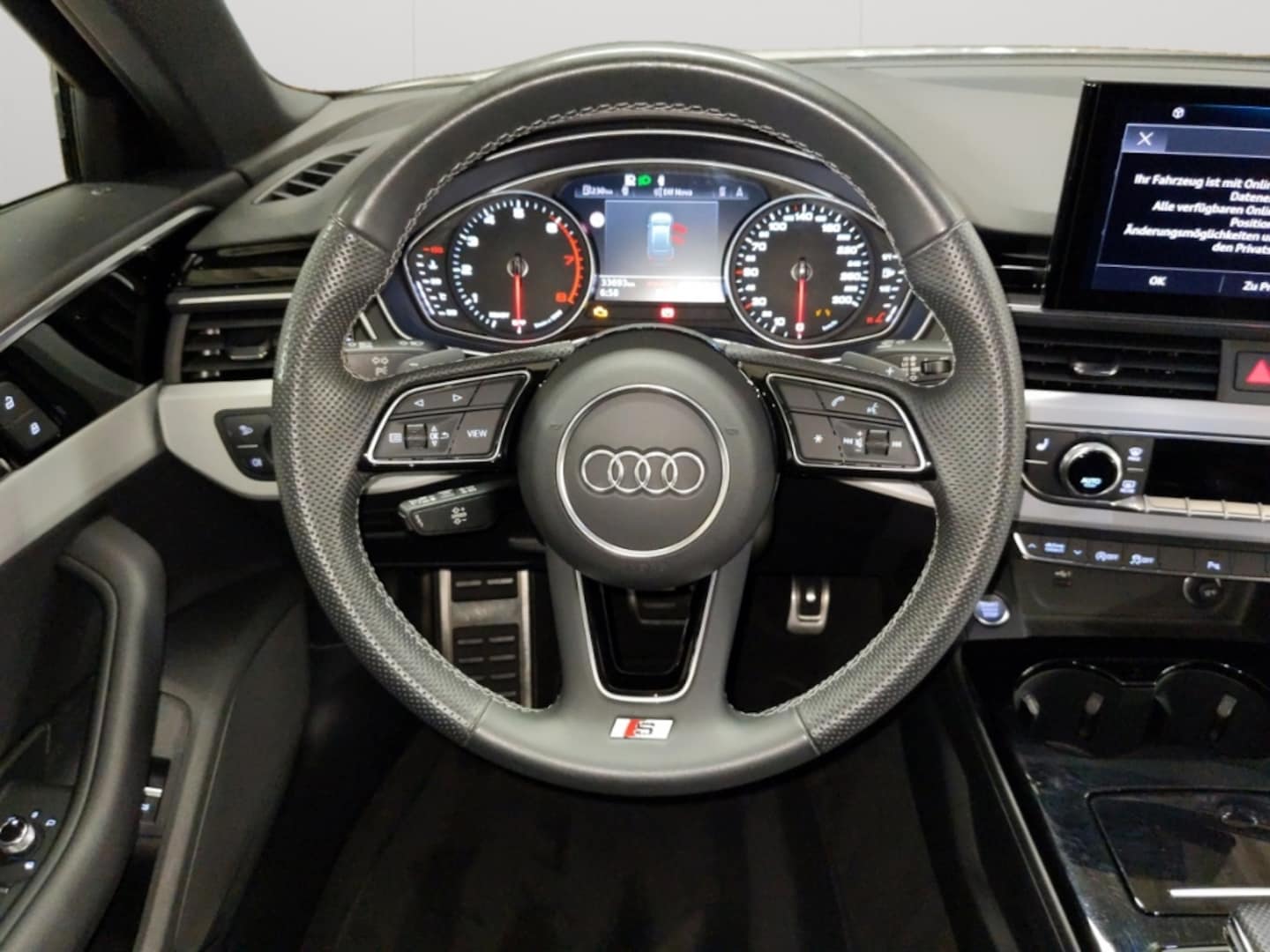 Bild über Audi A4 Avant S line 40 TFSI quattro S tronic - für weitere Informationen kontaktieren Sie den Audi Partner