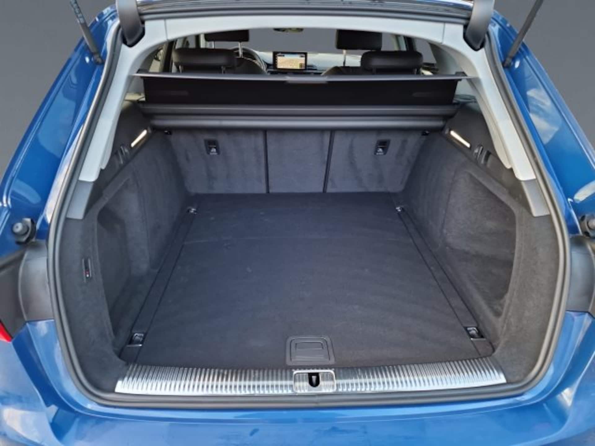 Audi A4 Avant S line