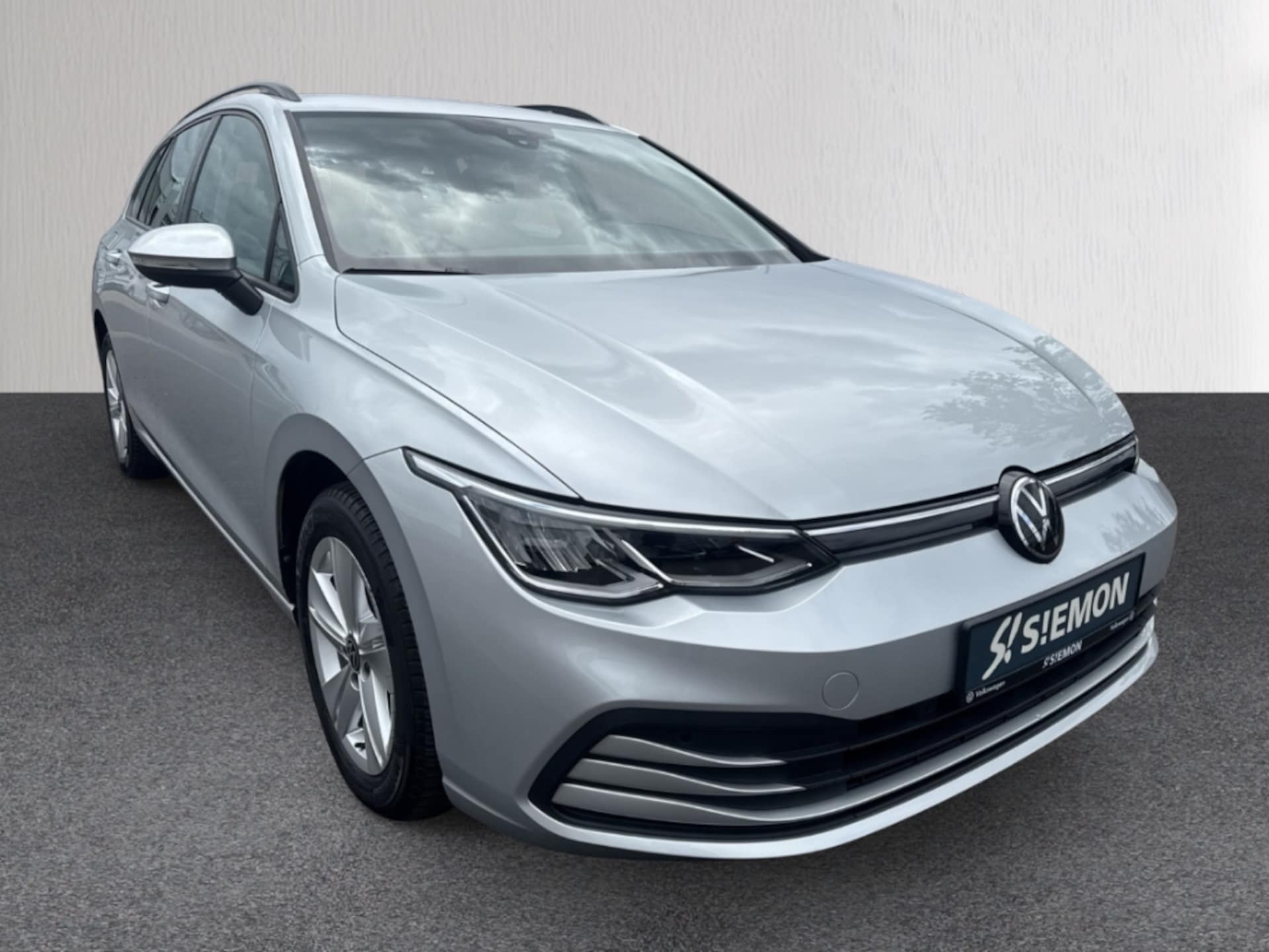Volkswagen Golf Variant Life