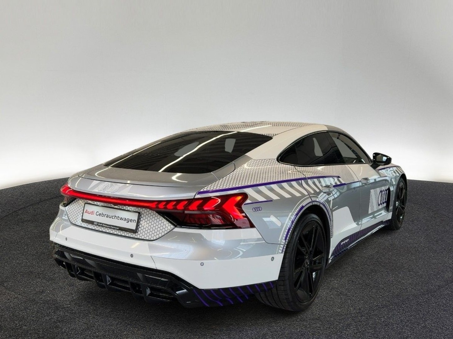 Bild über Audi RS e-tron GT e-tron quattro - für weitere Informationen kontaktieren Sie den Audi Partner