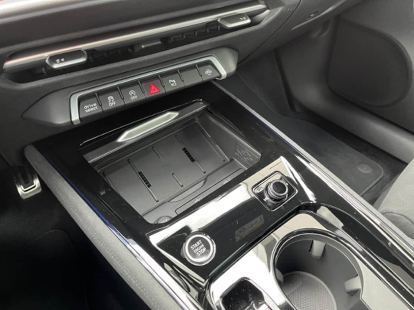 Bild über Audi Q3 SUV TFSI quattro 195 kW S tronic - für weitere Informationen kontaktieren Sie den Audi Partner