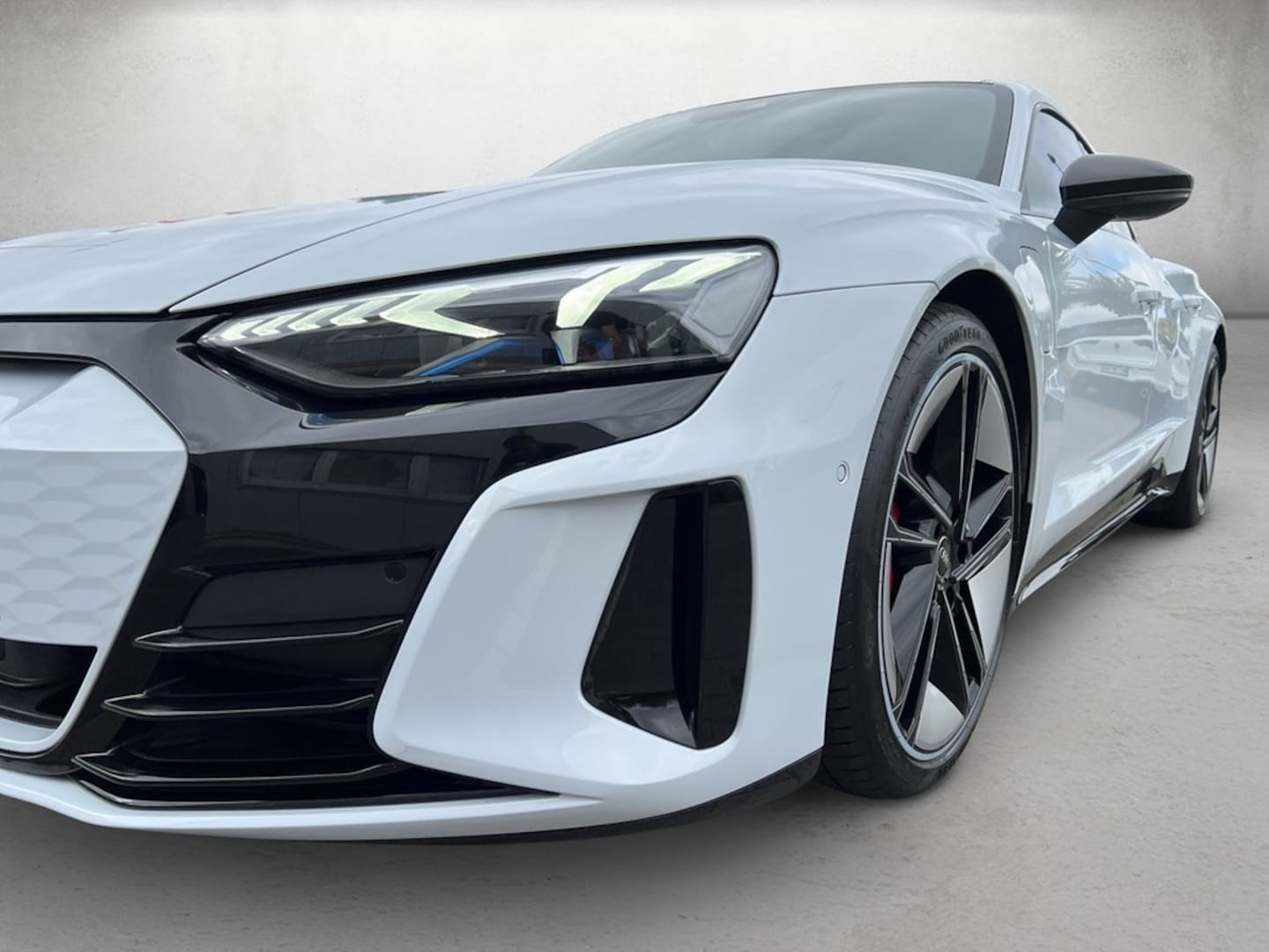 Bild über Audi RS e-tron GT e-tron quattro - für weitere Informationen kontaktieren Sie den Audi Partner