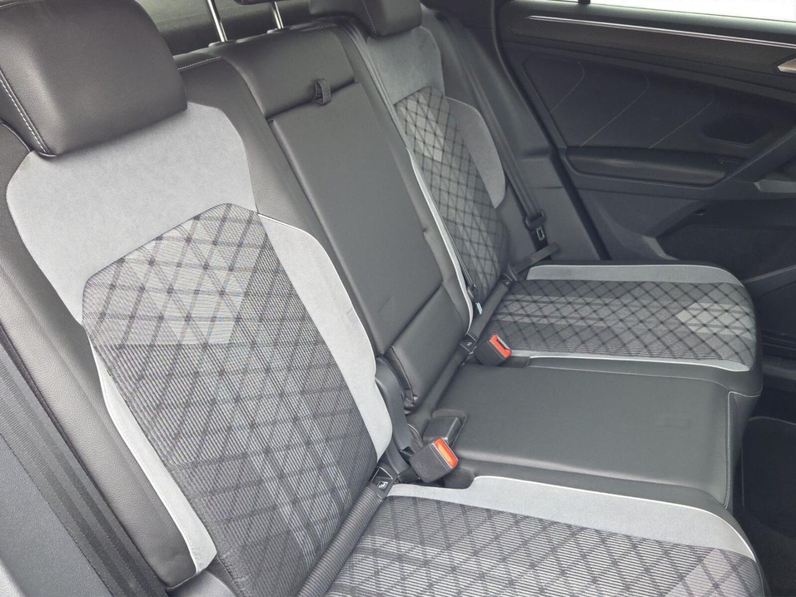 Volkswagen Tiguan – Bild 17