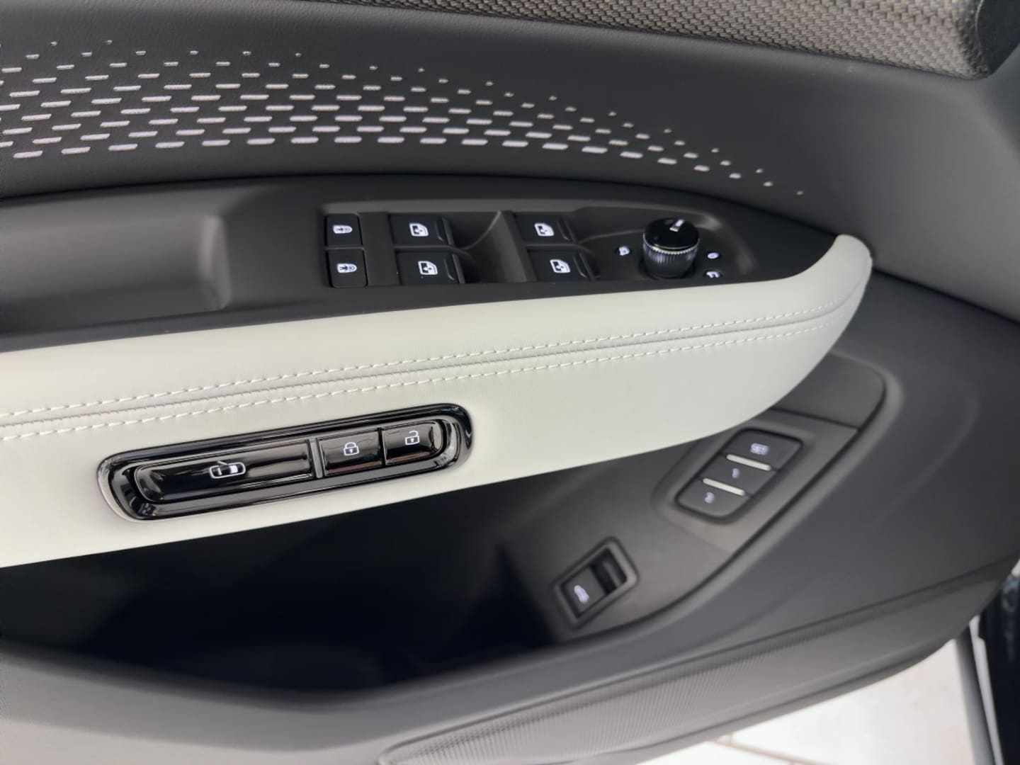 Bild über Audi Q7 SUV TDI quattro 220 kW tiptronic - für weitere Informationen kontaktieren Sie den Audi Partner