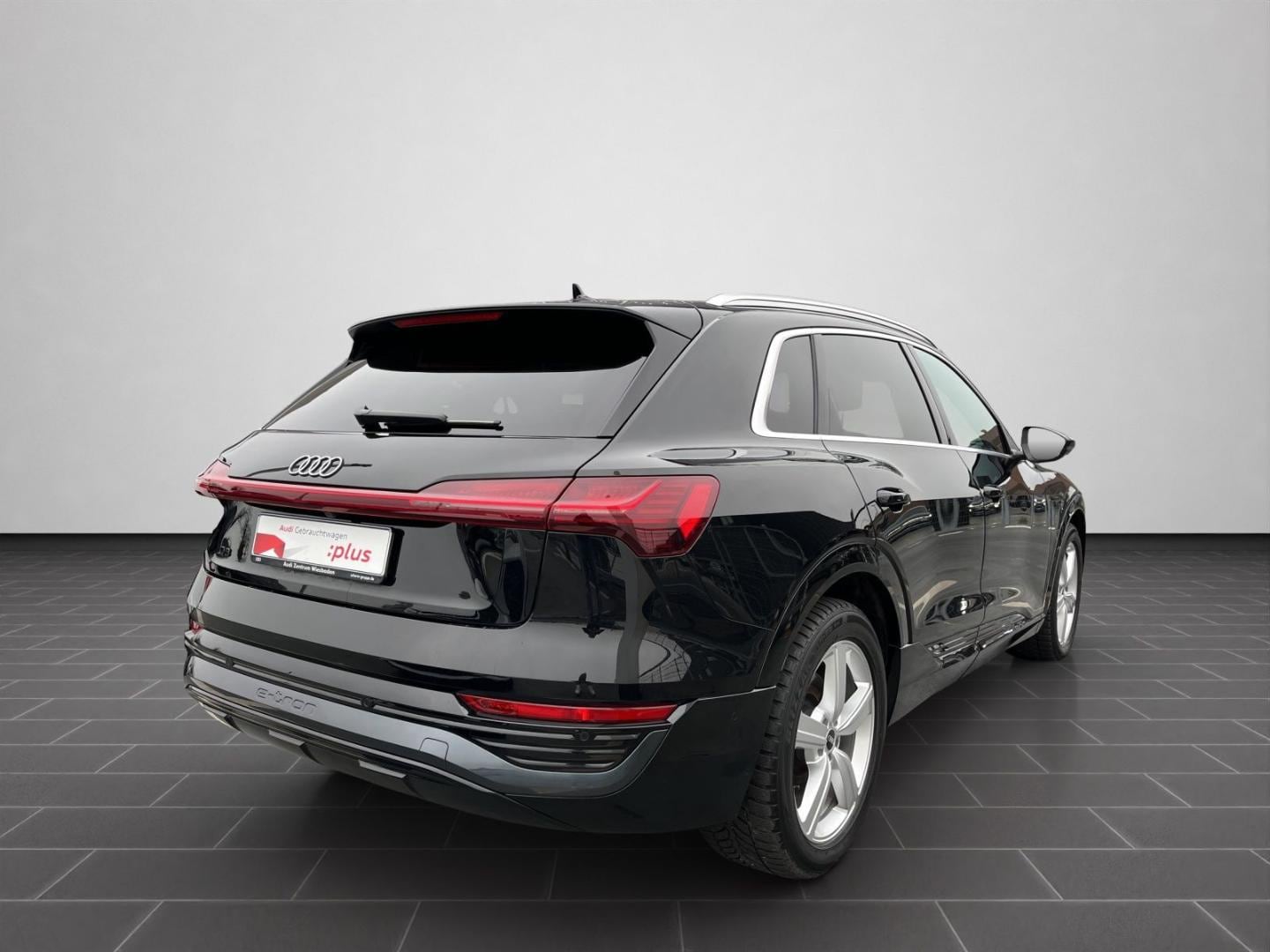 Image about Audi Q8 e-tron advanced 55 e-tron quattro