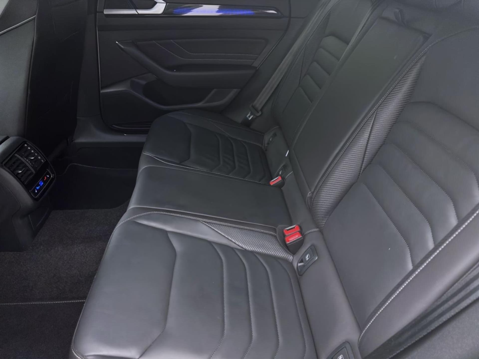 Volkswagen Arteon R-Line