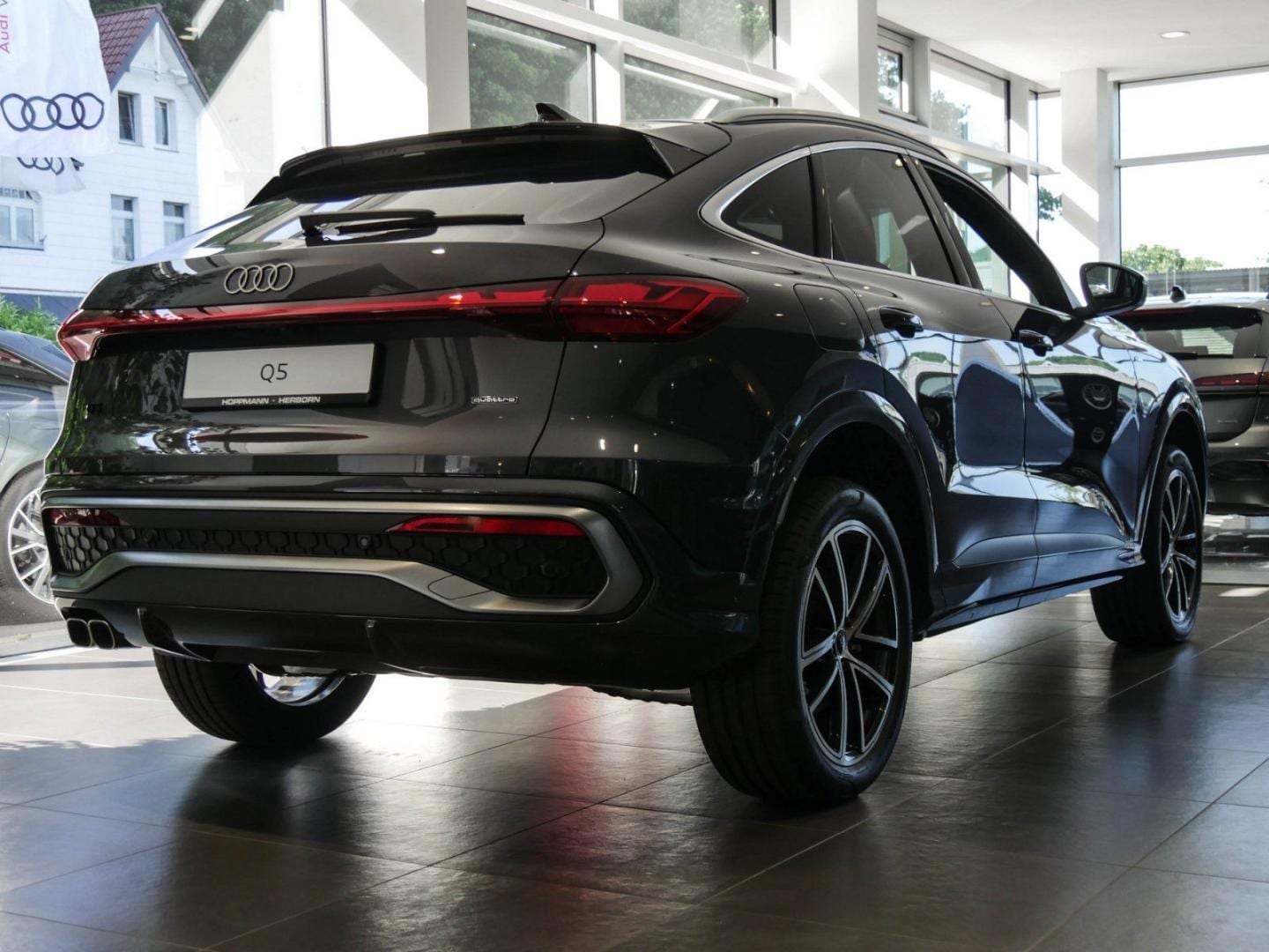 Bild über Audi Q5 Sportback TDI quattro 150 kW S tronic - für weitere Informationen kontaktieren Sie den Audi Partner