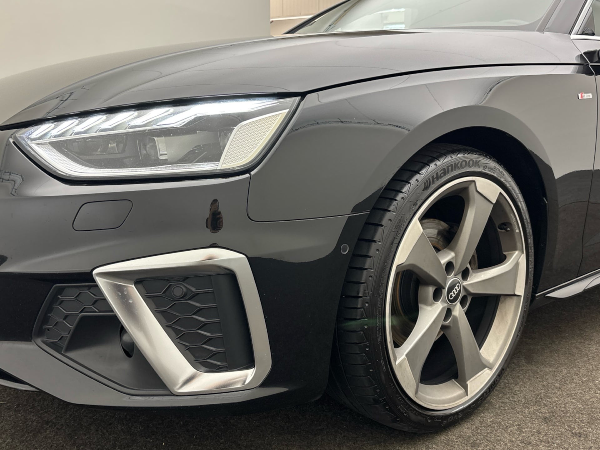 Audi A4 Avant S line