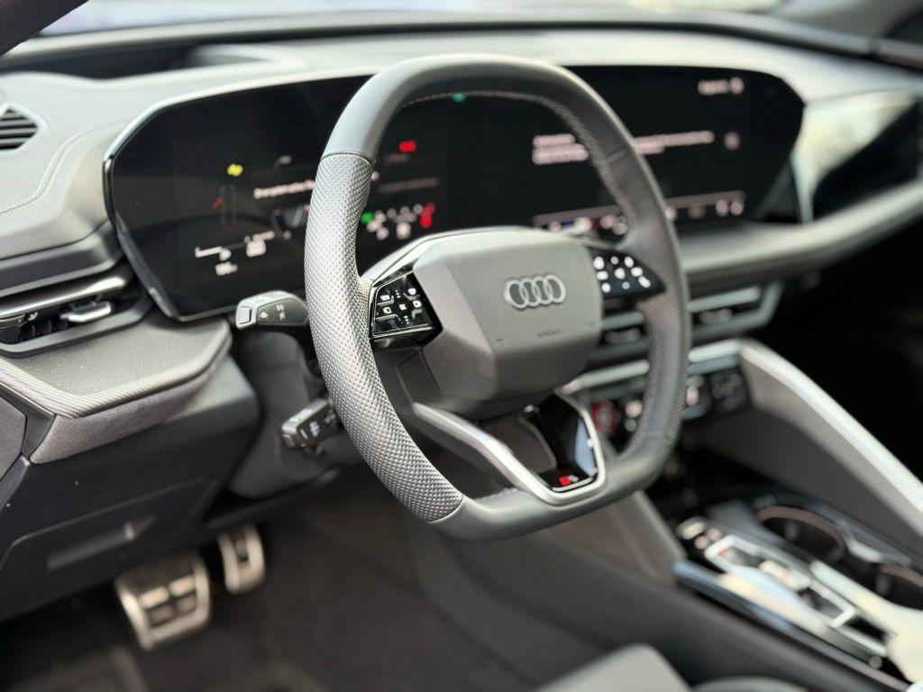 2025 Audi SQ5 Premium Plus - Photo 13