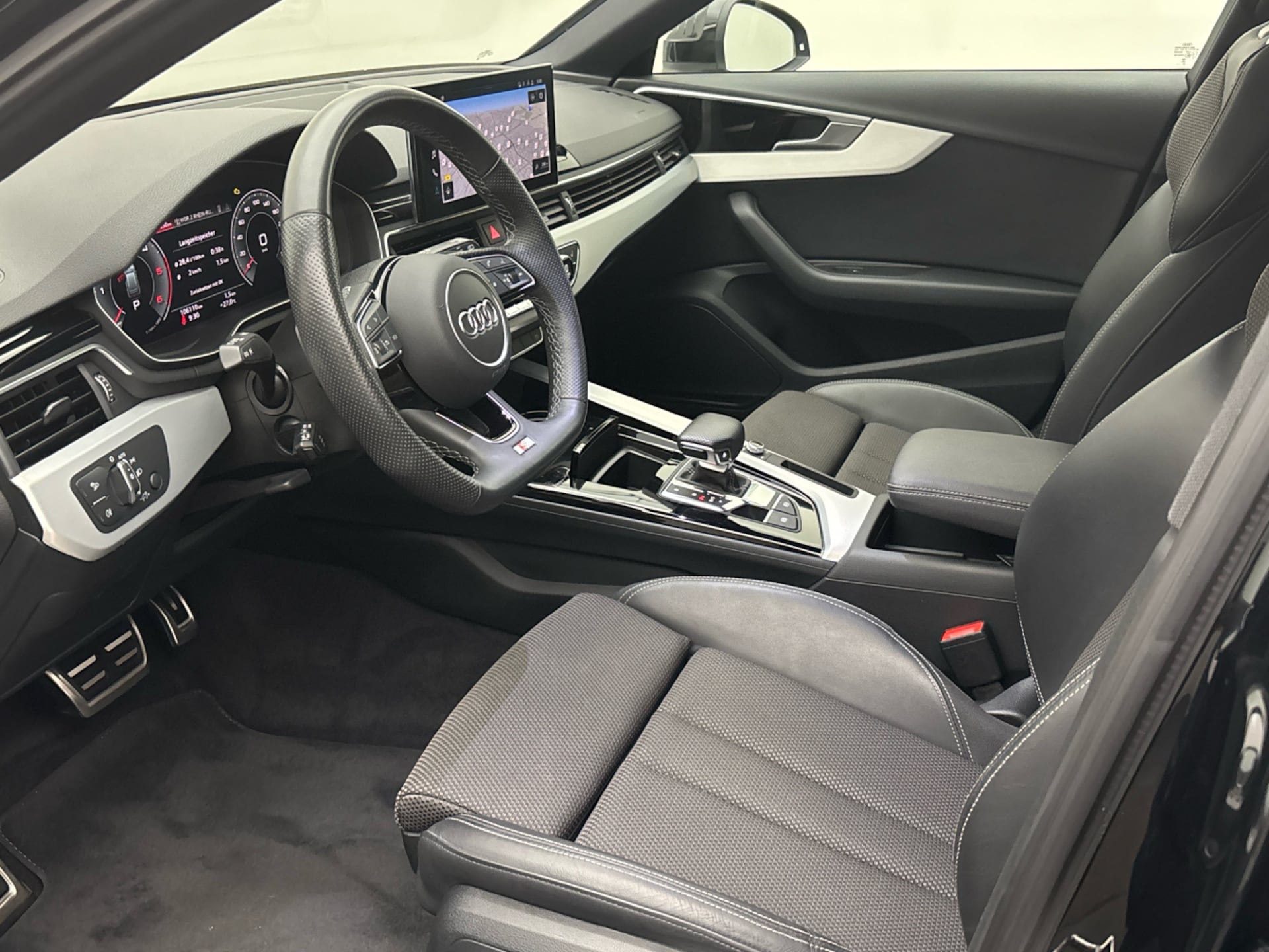 Audi A4 Avant S line