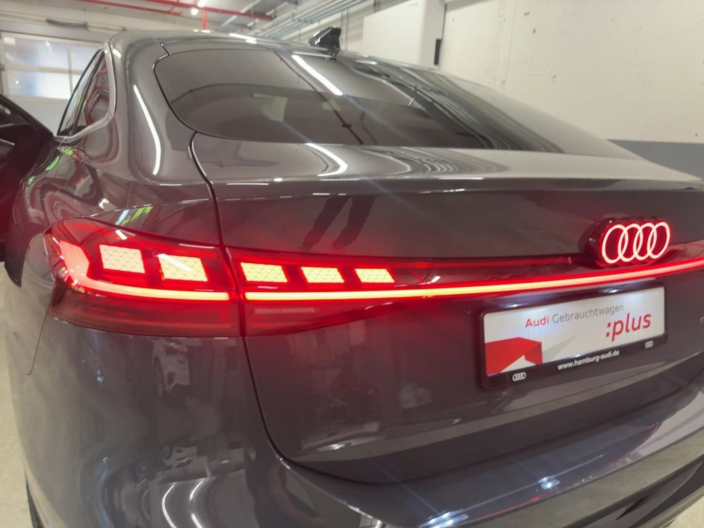 Bild über Audi A6 Sportback e-tron e-tron quattro - für weitere Informationen kontaktieren Sie den Audi Partner