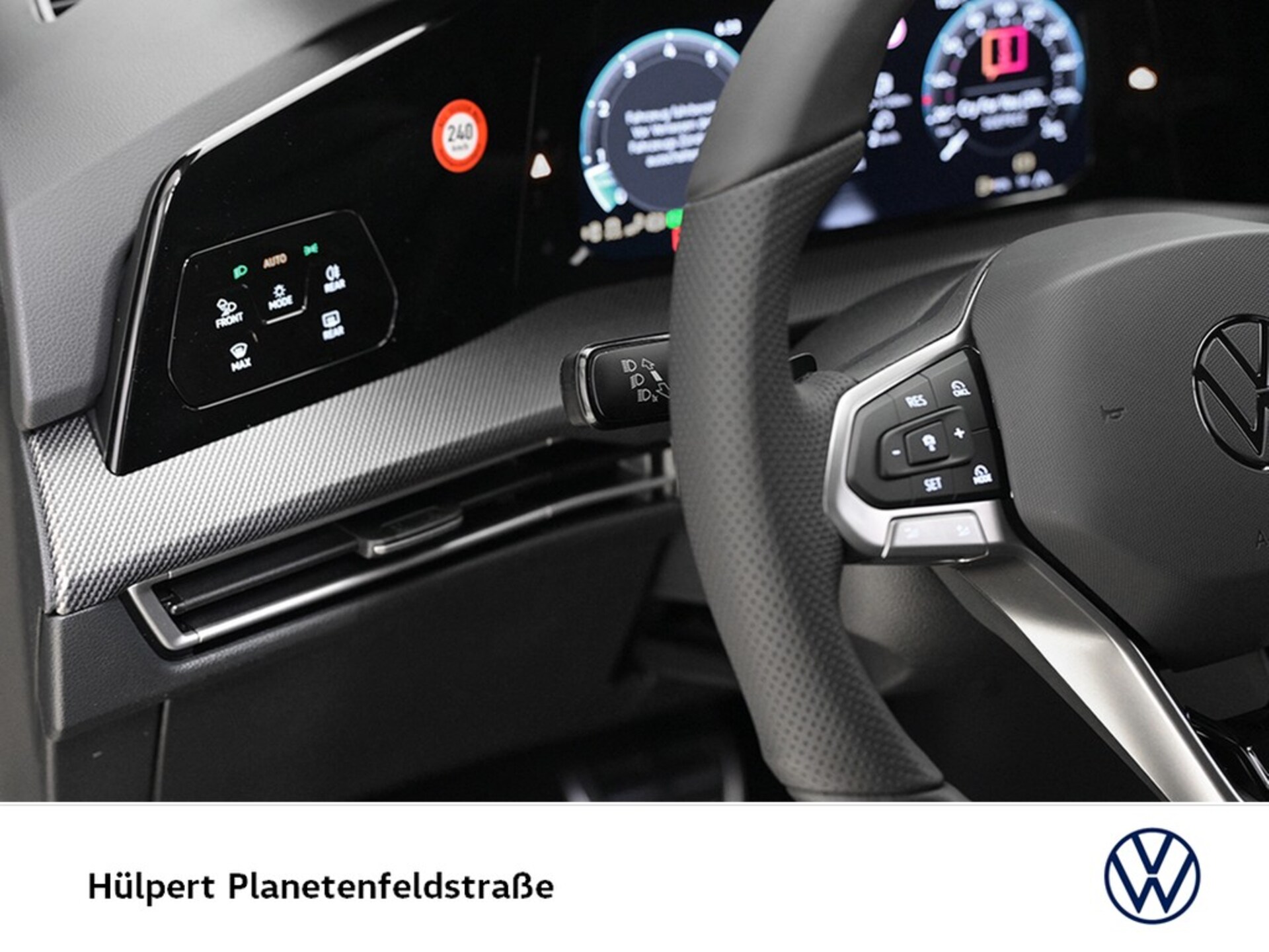 Volkswagen Golf R-Line