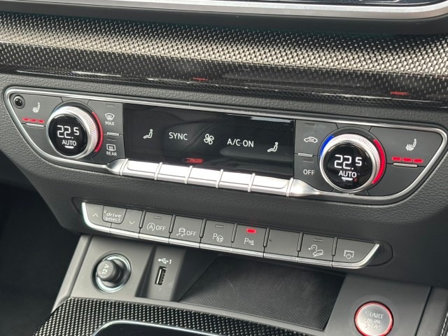 Audi SQ5 Sportback SQ5 Sportback TFSI 260(354) kW(PS) tiptronic for more details contact your dealer