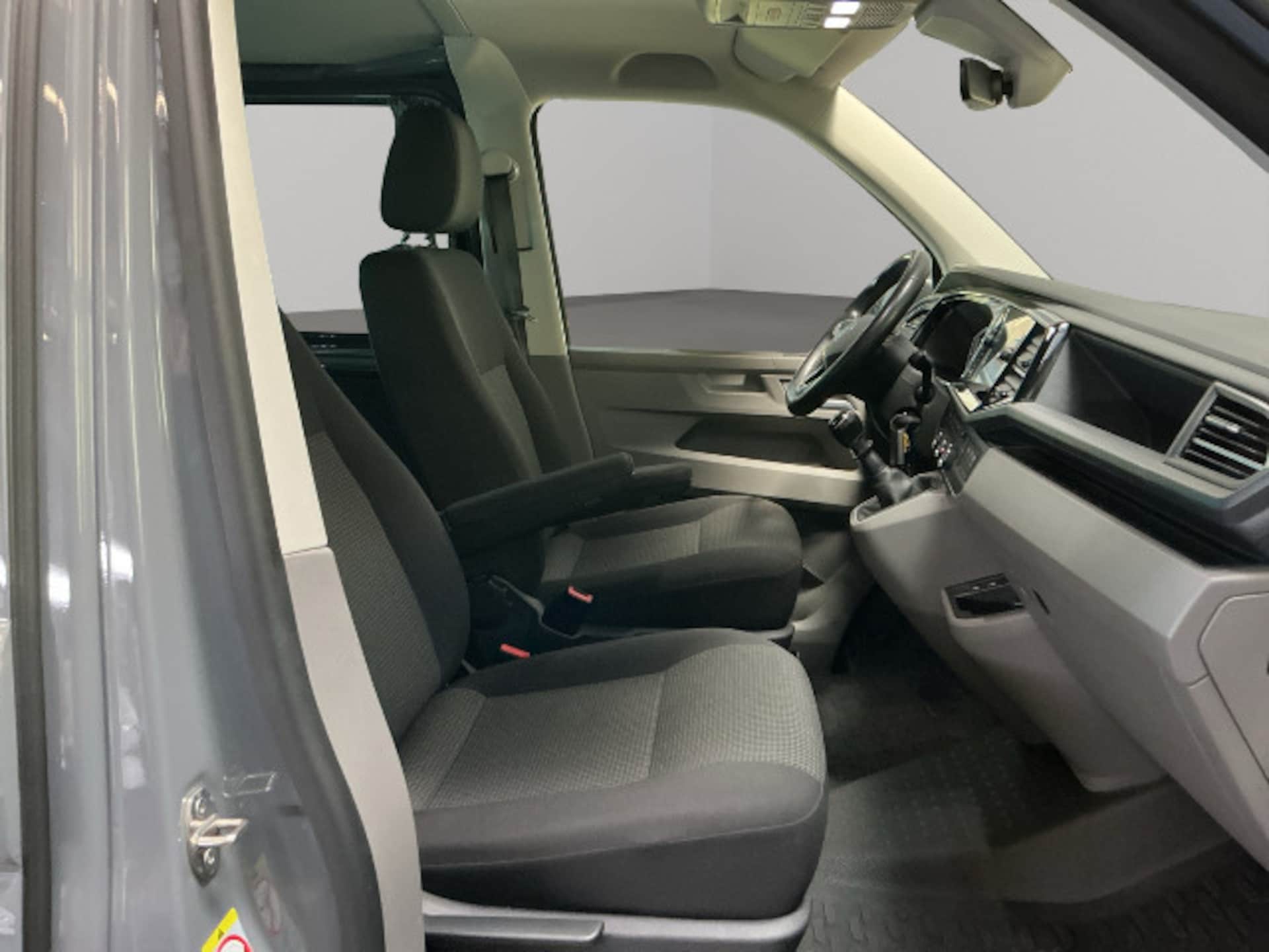 Volkswagen T6.1 Transporter Kombi langer Radstand