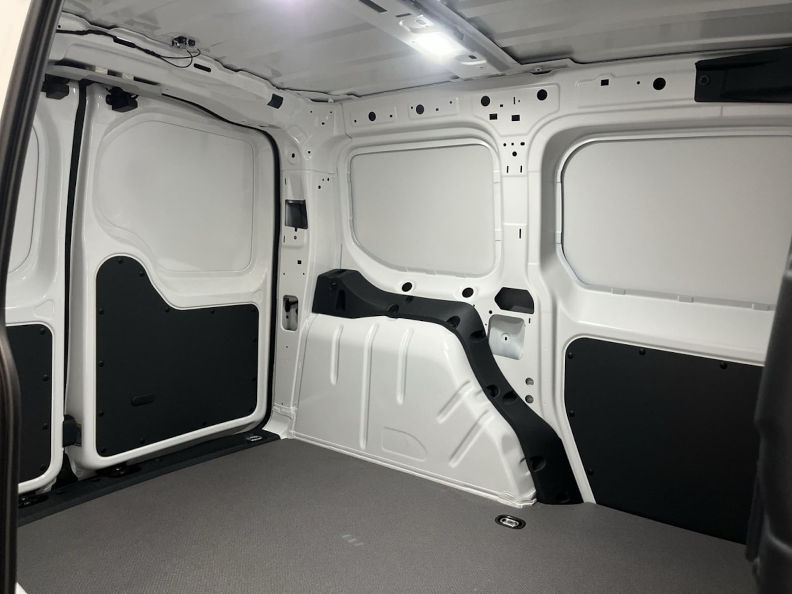 Volkswagen Caddy Cargo – Bild 8