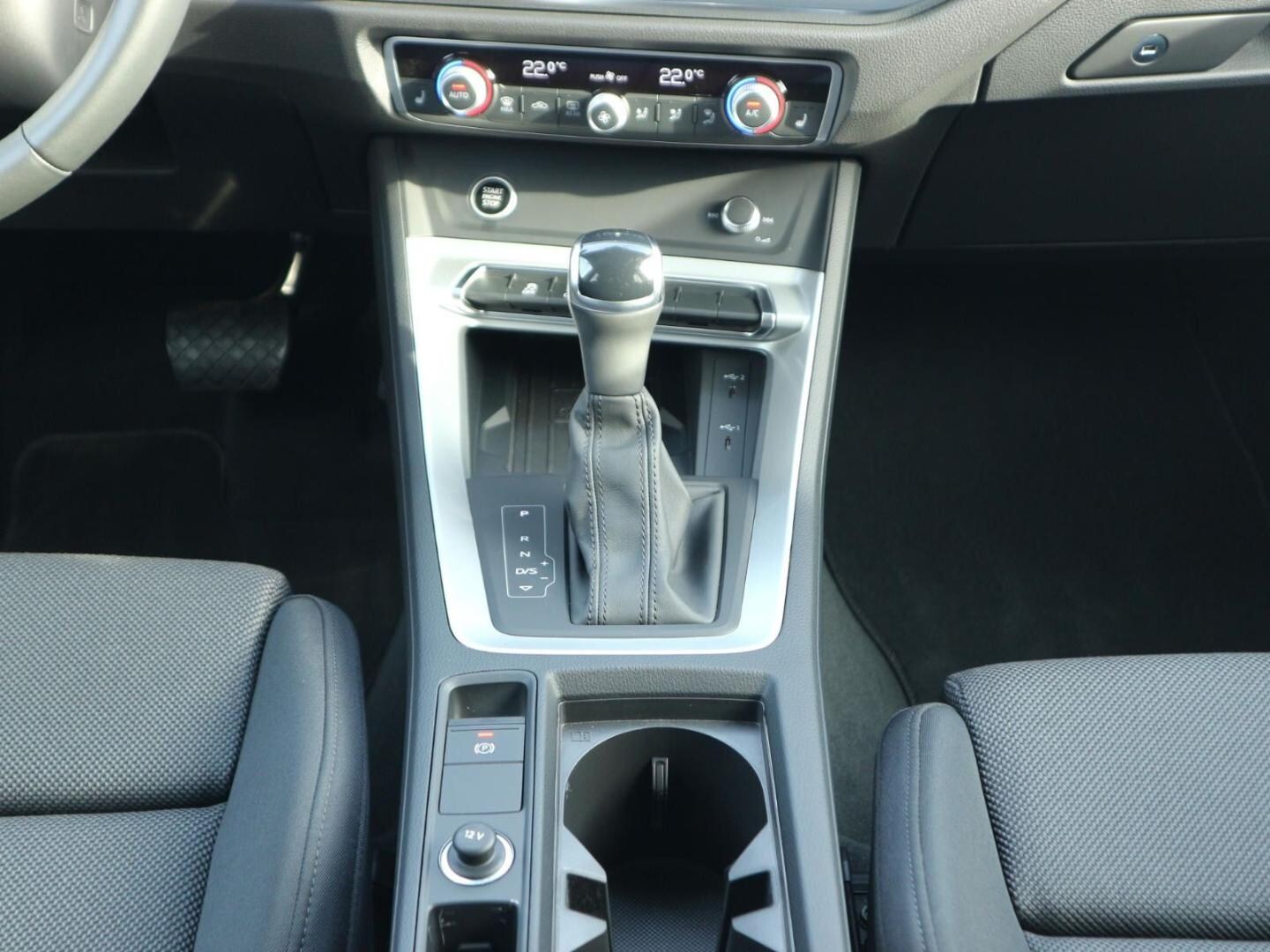 Bild über Audi Q3 TDI 110 kW S tronic - für weitere Informationen kontaktieren Sie den Audi Partner