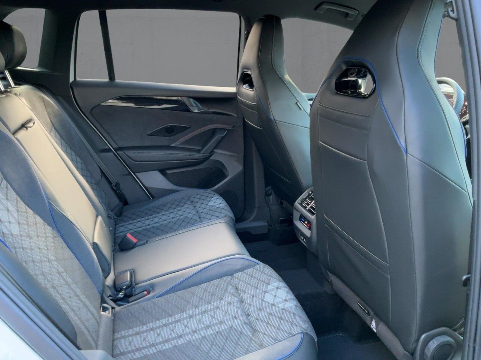 Volkswagen Tiguan – Bild 12