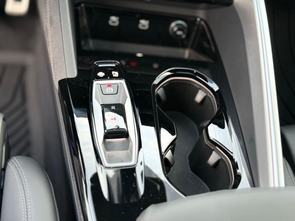 2025 Audi SQ5 Premium Plus - Photo 17