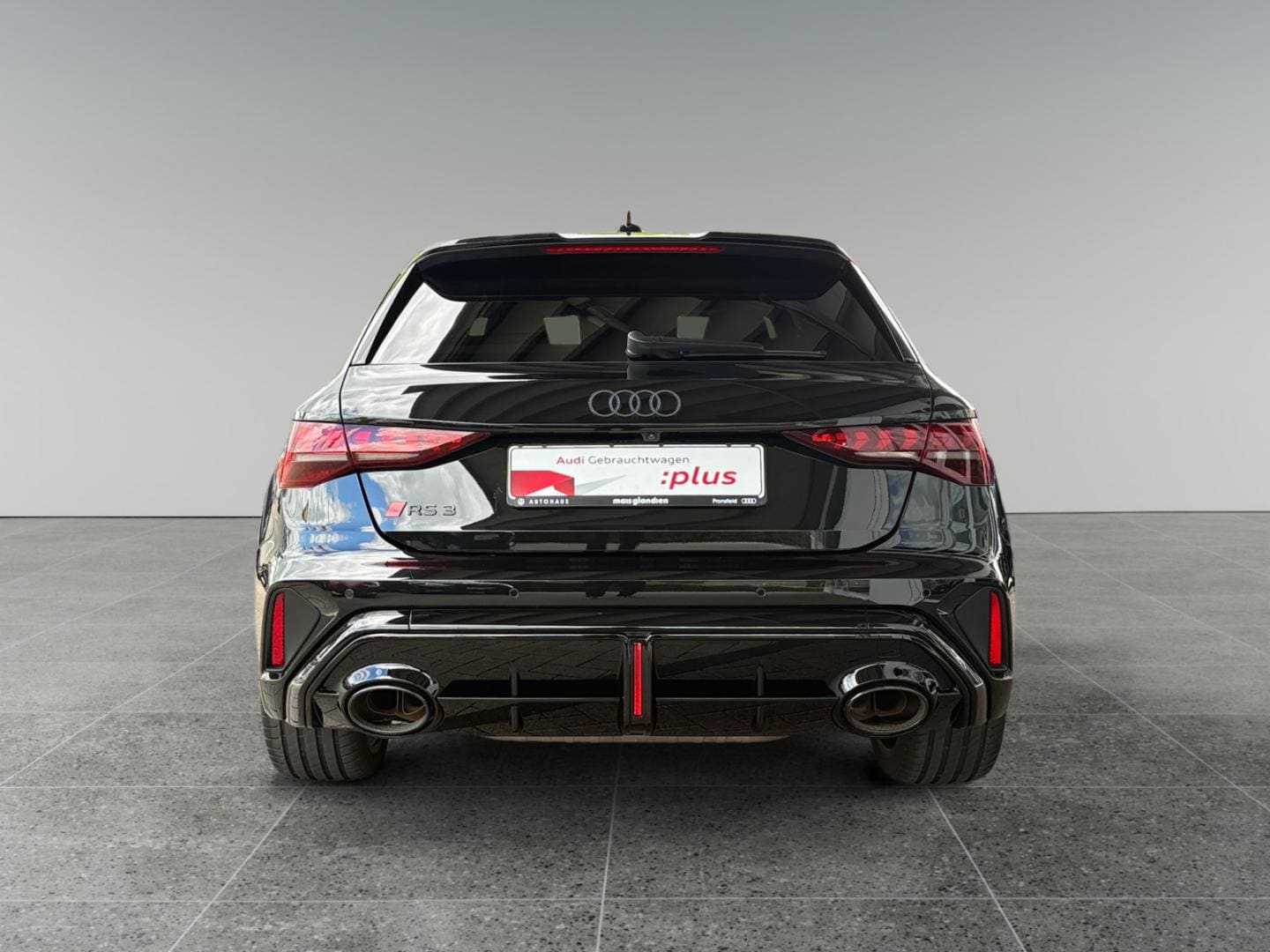 Bild über Audi RS 3 Sportback TFSI quattro S tronic - für weitere Informationen kontaktieren Sie den Audi Partner