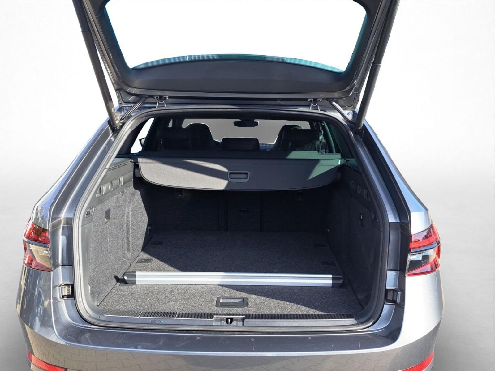 Škoda Superb Combi – Bild 10