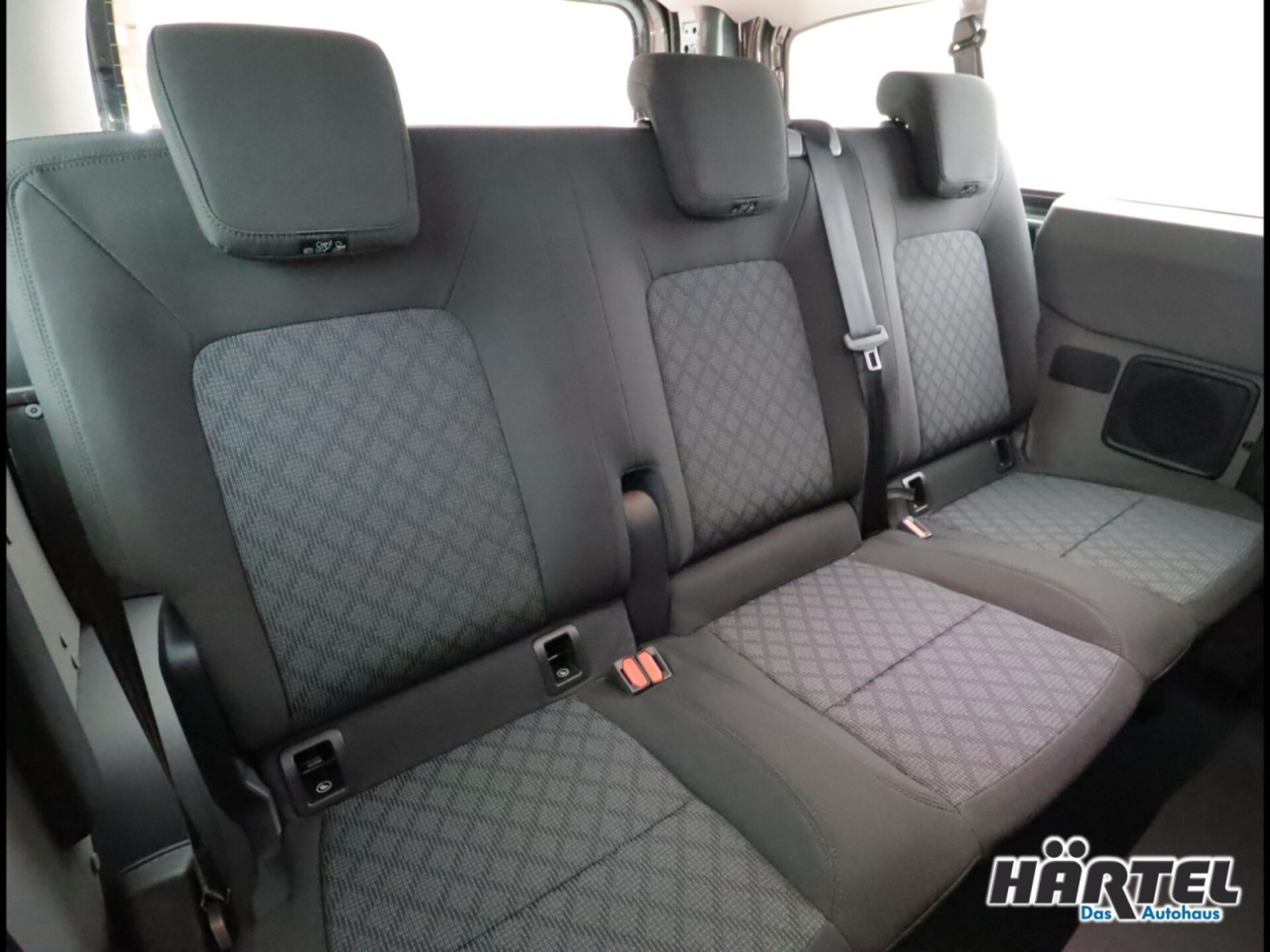 Volkswagen Transporter Kombi langer Radstand