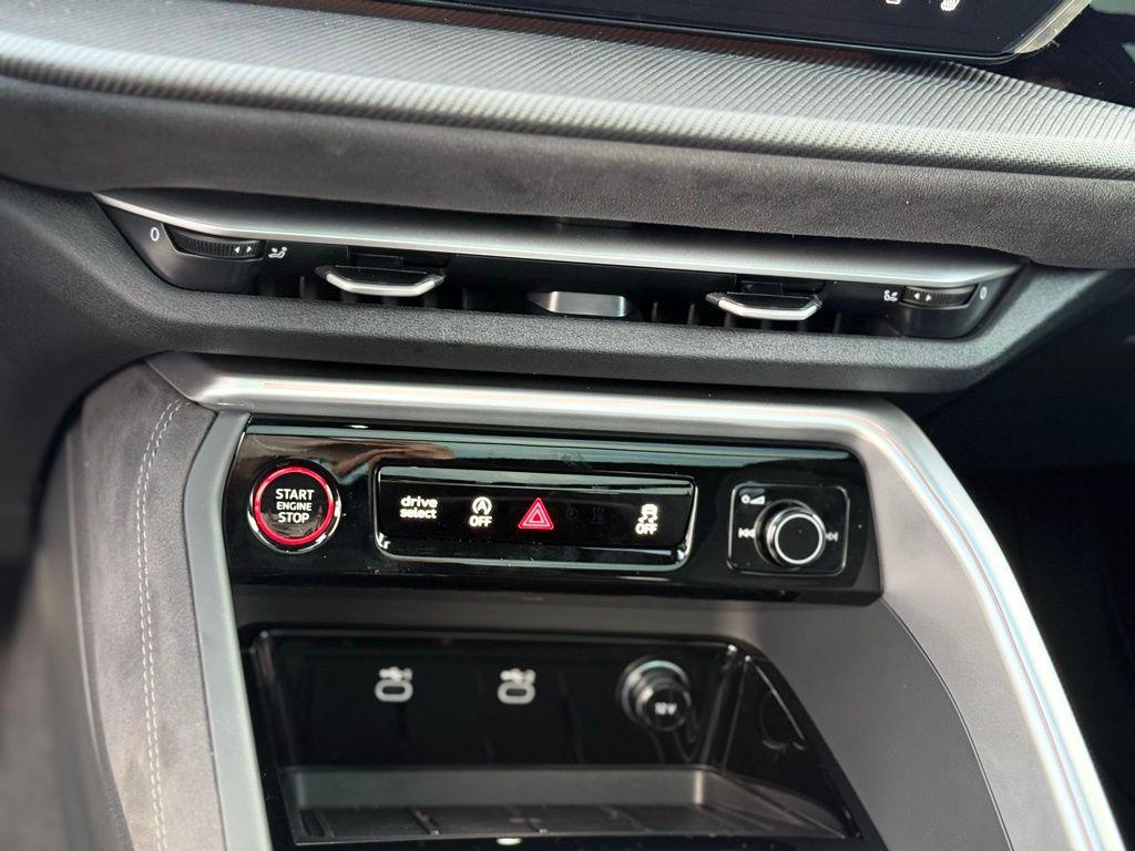 2025 Audi SQ5 Premium Plus - Photo 18