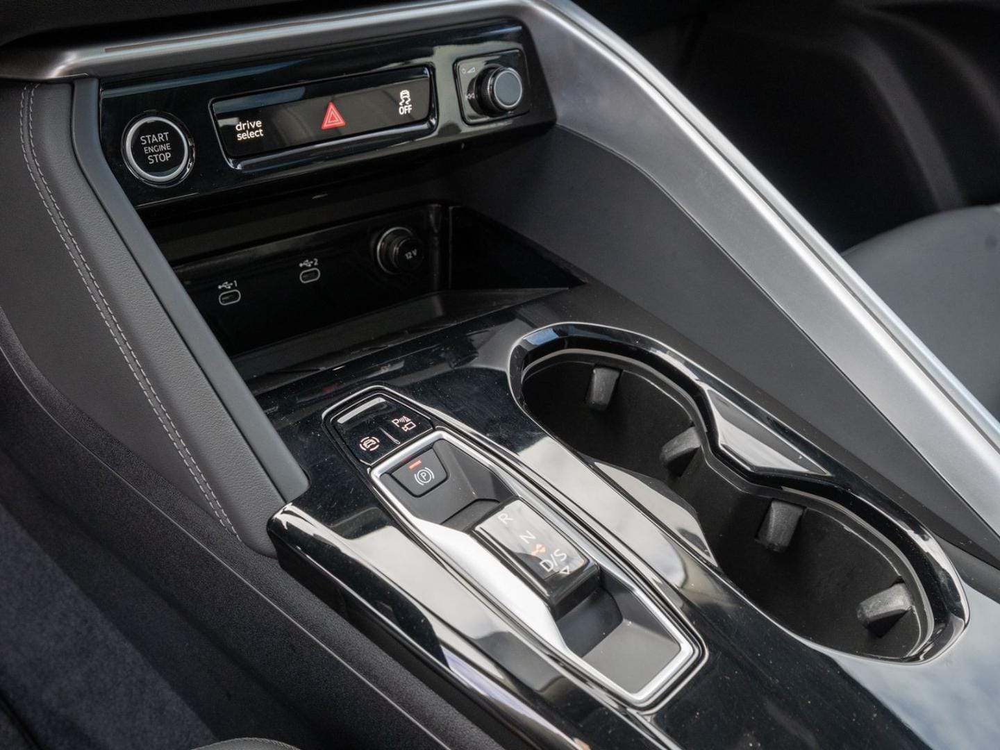Bild über Audi Q5 SUV TDI quattro 150 kW S tronic - für weitere Informationen kontaktieren Sie den Audi Partner