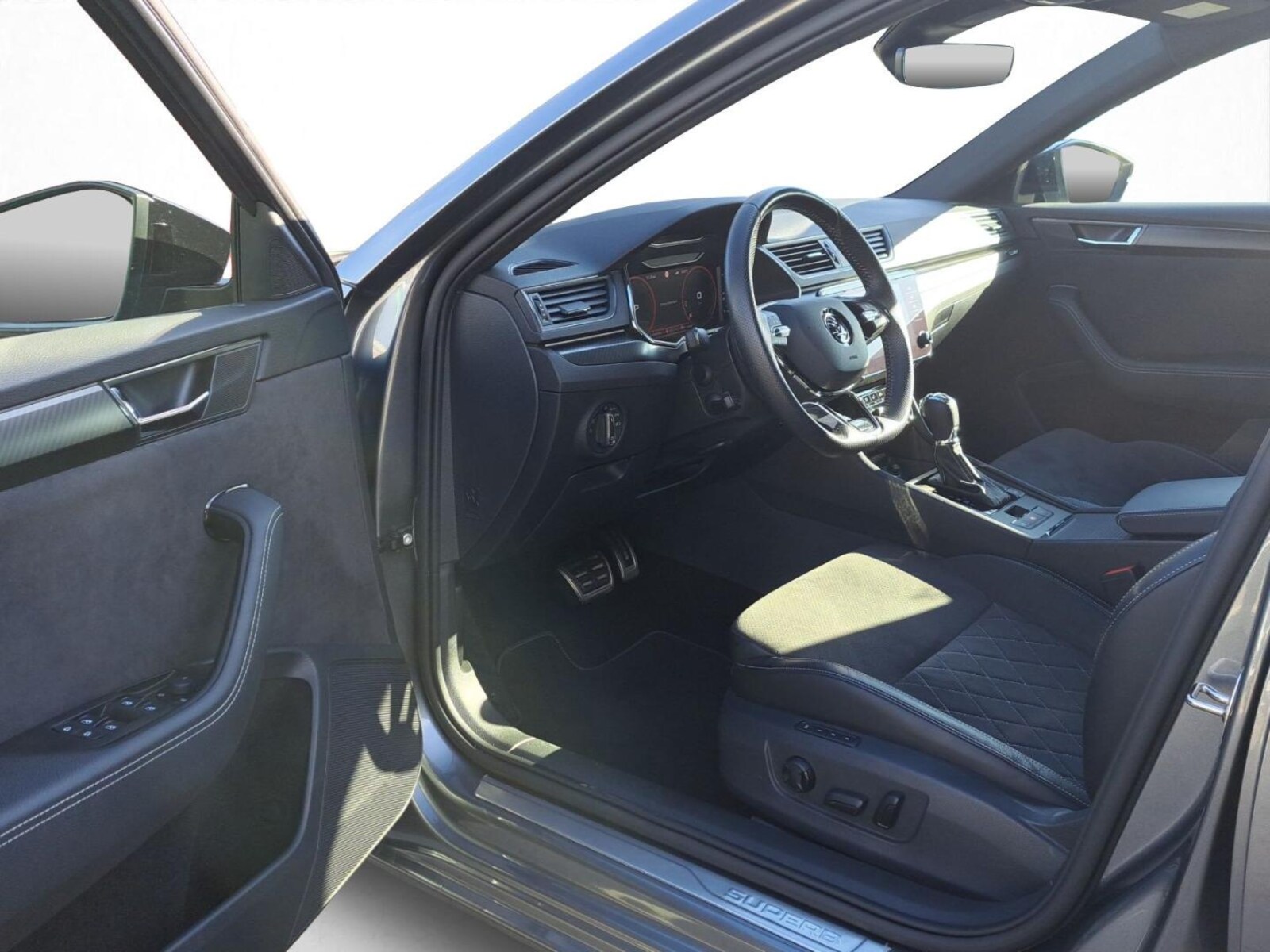 Škoda Superb Combi – Bild 13