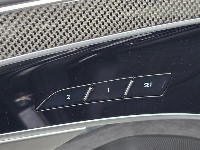 2025 Audi S8 Base - Photo 22