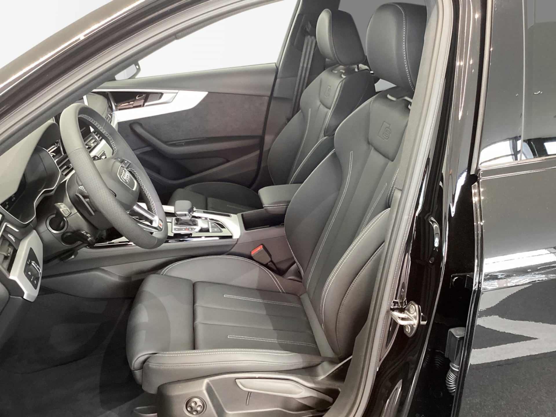 Audi A4 Avant S line
