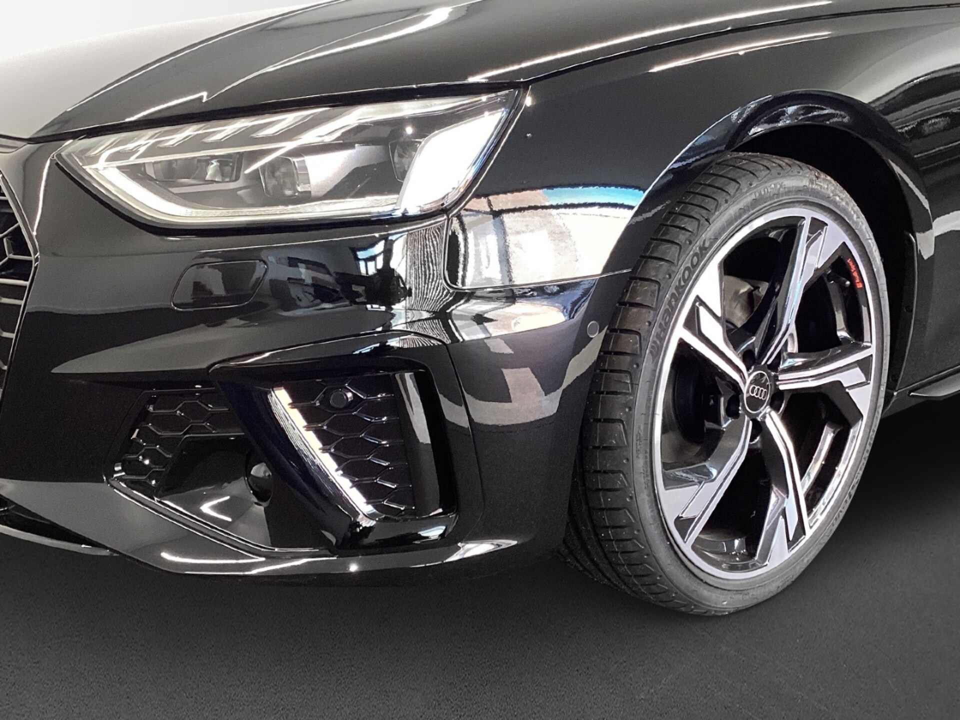 Audi A4 Avant S line