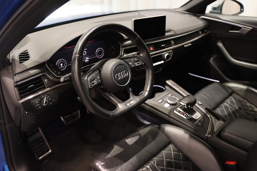 Bild som visar&nbsp;Audi S4 Avant&nbsp;S4 Avant 3.0 TFSI quattro 354 hk tiptronic - för mer information kontakta din Audi Partner