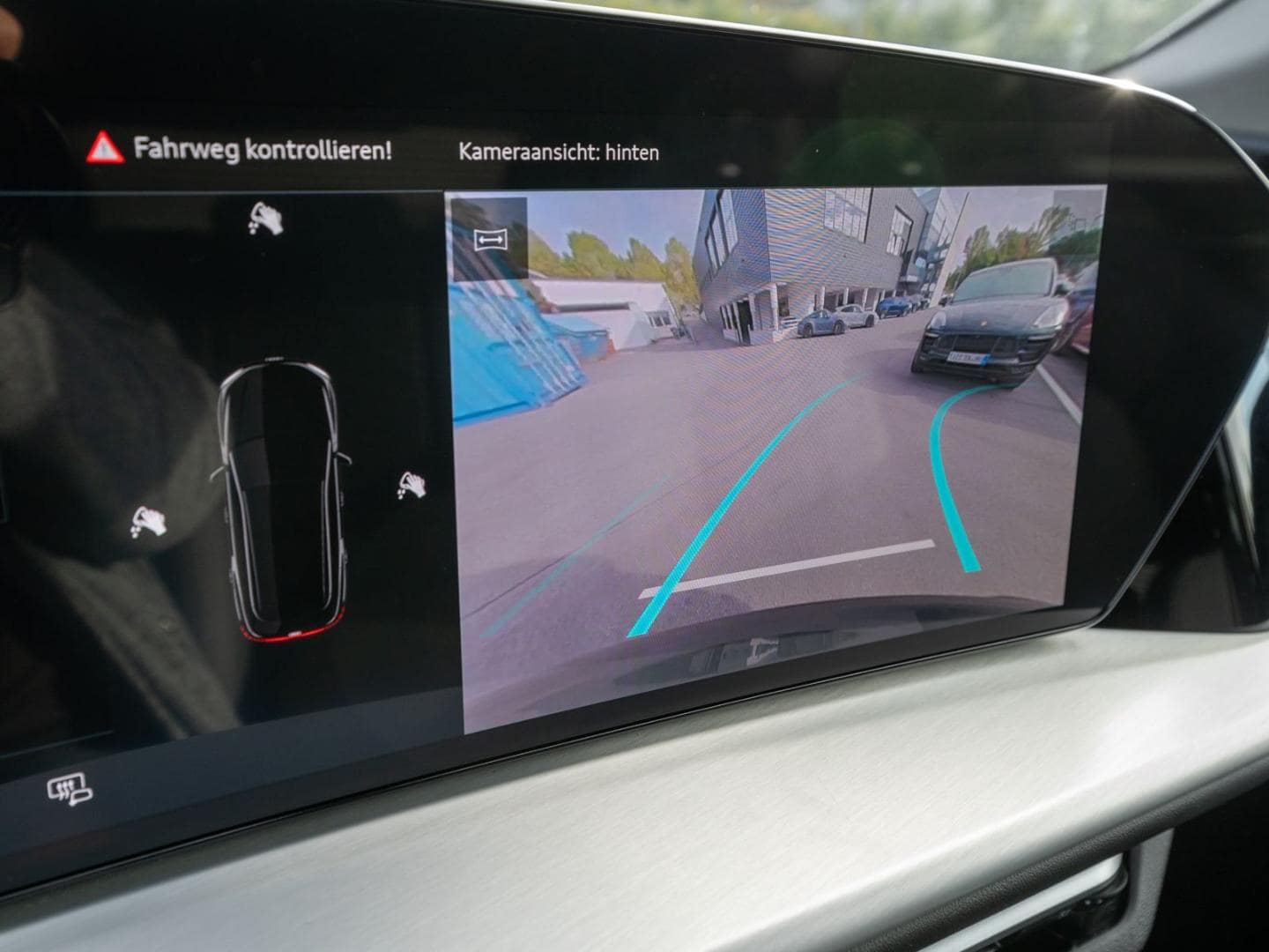 Bild über Audi Q5 SUV TDI quattro 150 kW S tronic - für weitere Informationen kontaktieren Sie den Audi Partner