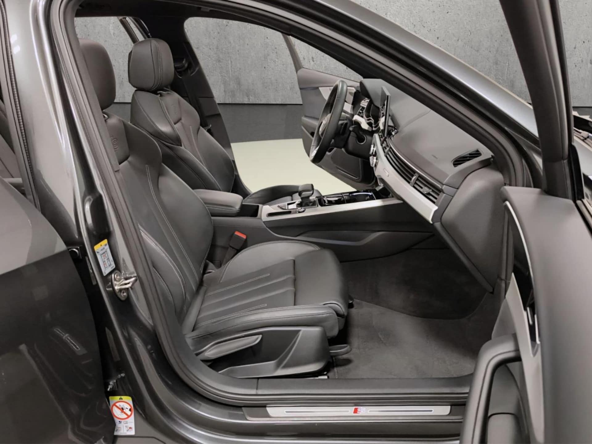 Audi A4 Avant S line