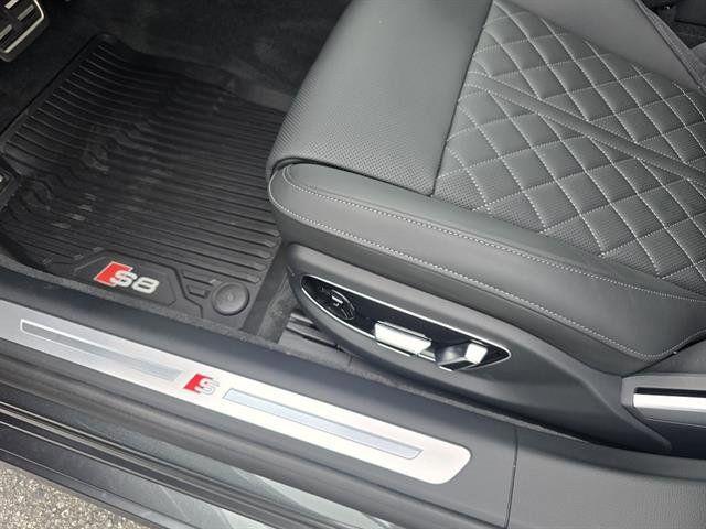 2025 Audi S8 Base - Photo 24