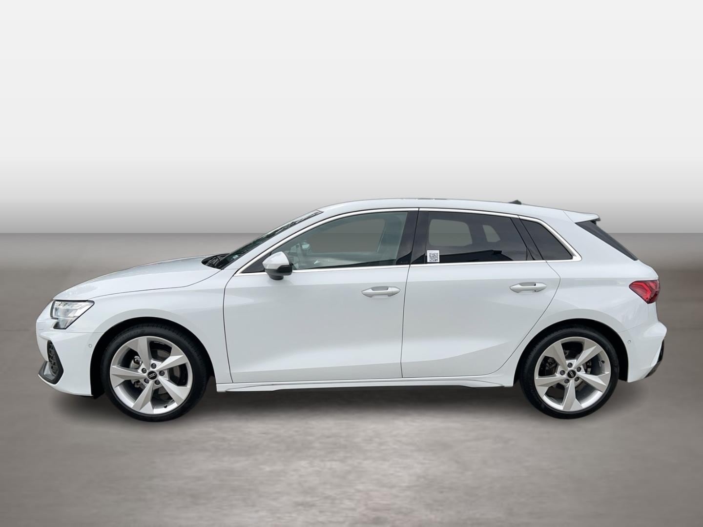 Bild über Audi A3 Sportback S line 30 TFSI S tronic - für weitere Informationen kontaktieren Sie den Audi Partner