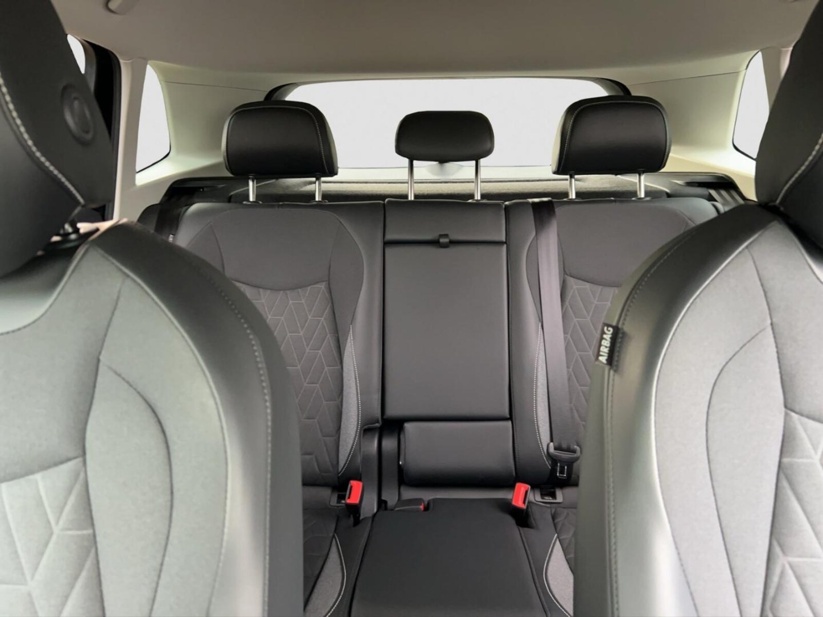 Volkswagen Tiguan – Bild 17