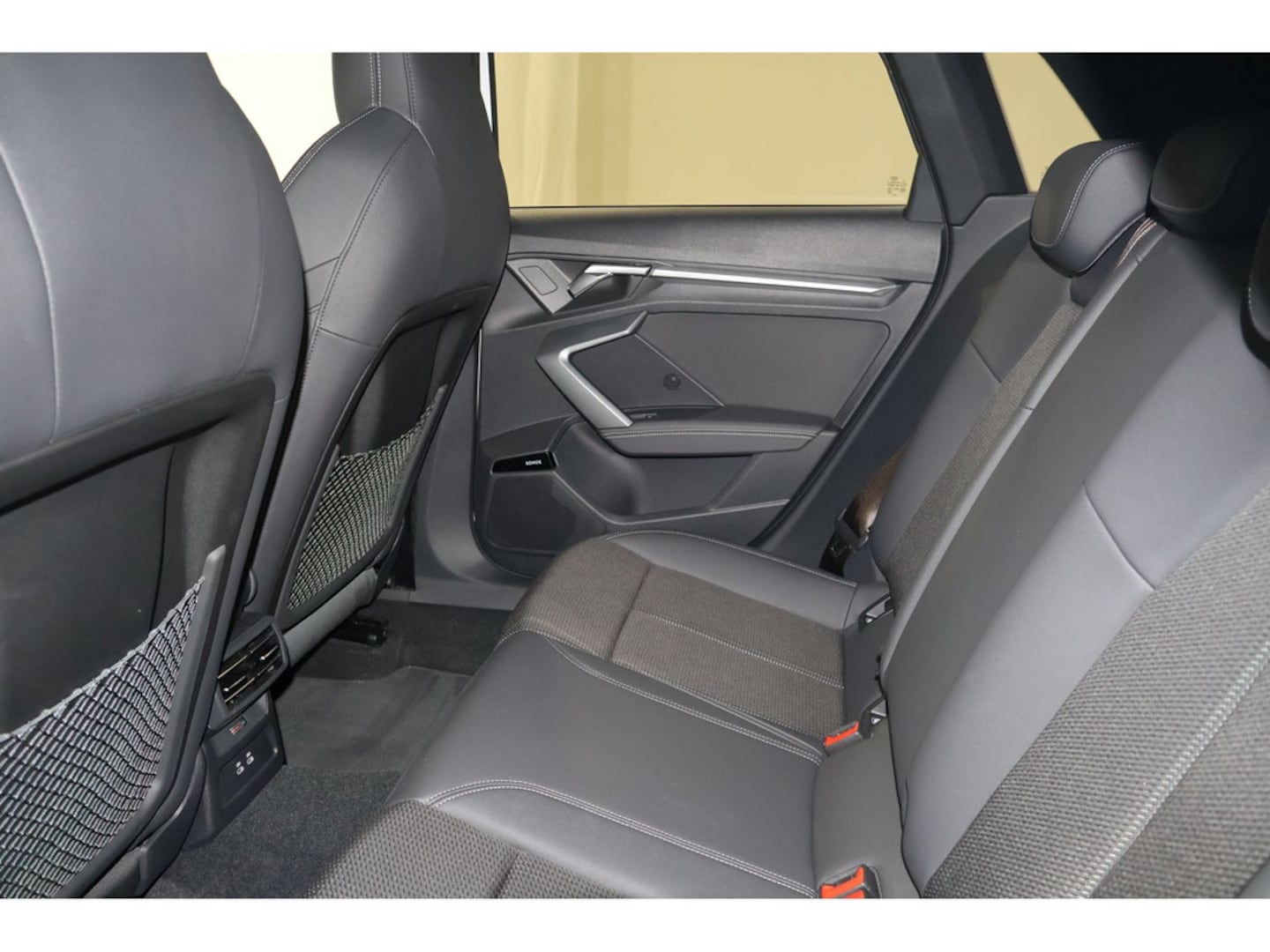 Bild über Audi A3 Sportback S line 35 TDI S tronic - für weitere Informationen kontaktieren Sie den Audi Partner