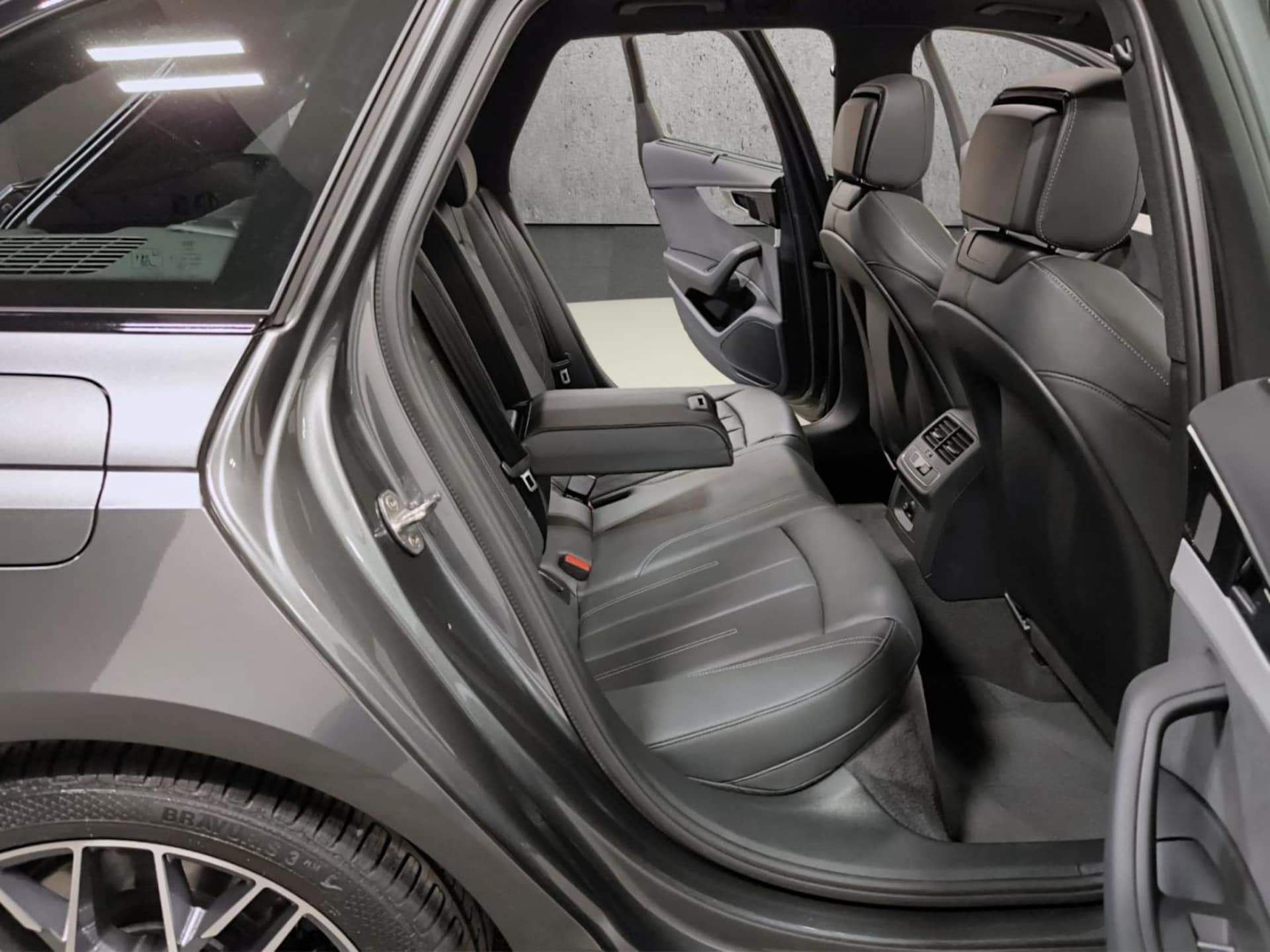 Audi A4 Avant S line