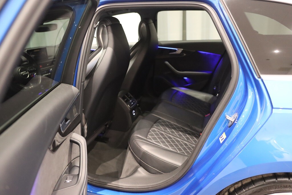 Bild som visar&nbsp;Audi S4 Avant&nbsp;S4 Avant 3.0 TFSI quattro 354 hk tiptronic - för mer information kontakta din Audi Partner