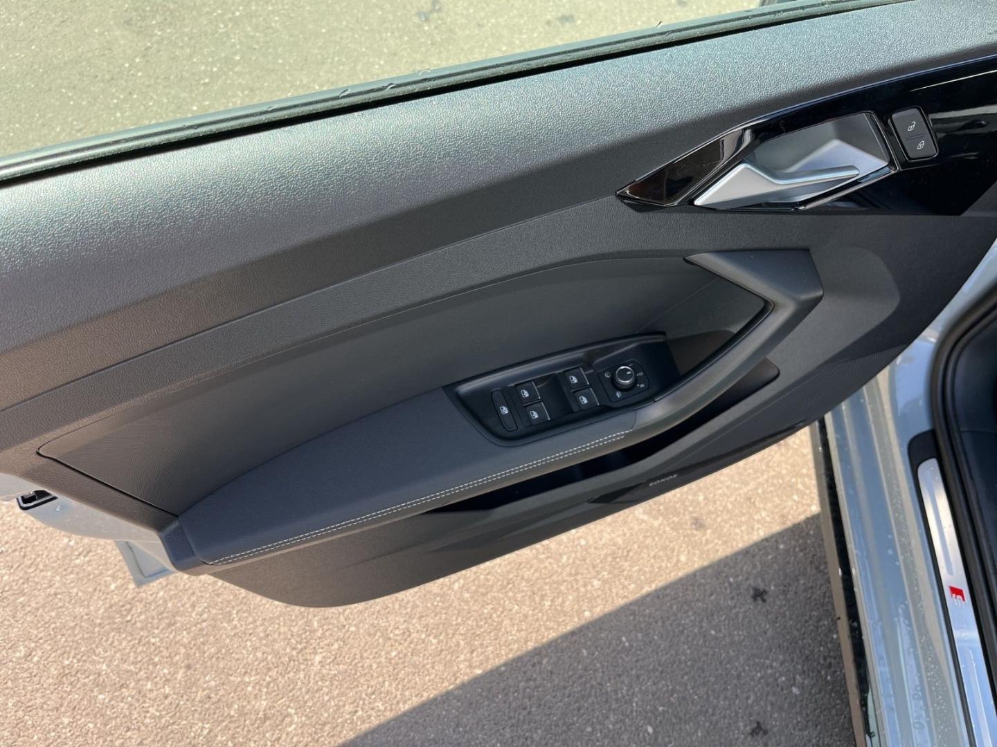Bild über Audi A1 Sportback S line 30 TFSI S tronic - für weitere Informationen kontaktieren Sie den Audi Partner