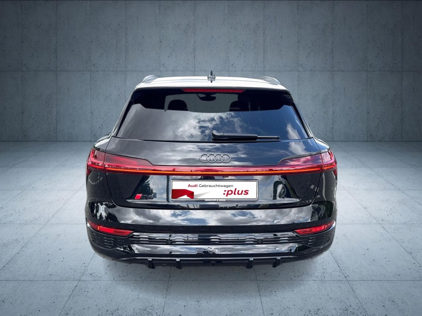Bild über Audi Q8 e-tron S line 50 e-tron quattro 250 kW - für weitere Informationen kontaktieren Sie den Audi Partner