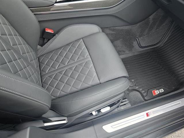 2025 Audi S8 Base - Photo 28